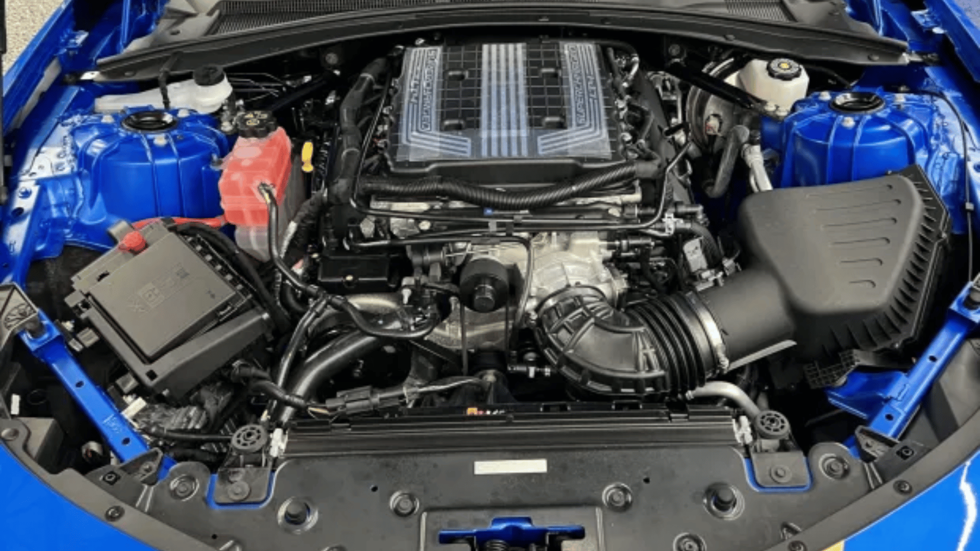 Camaro-ZL1-engine