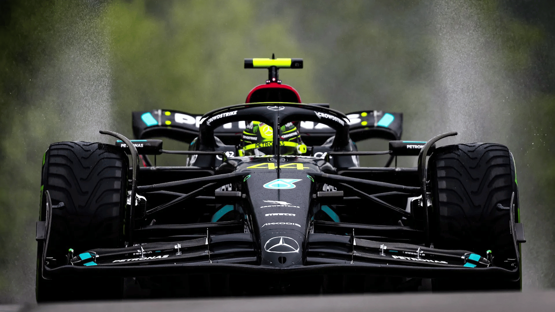 How Fast Do F1 Cars Go