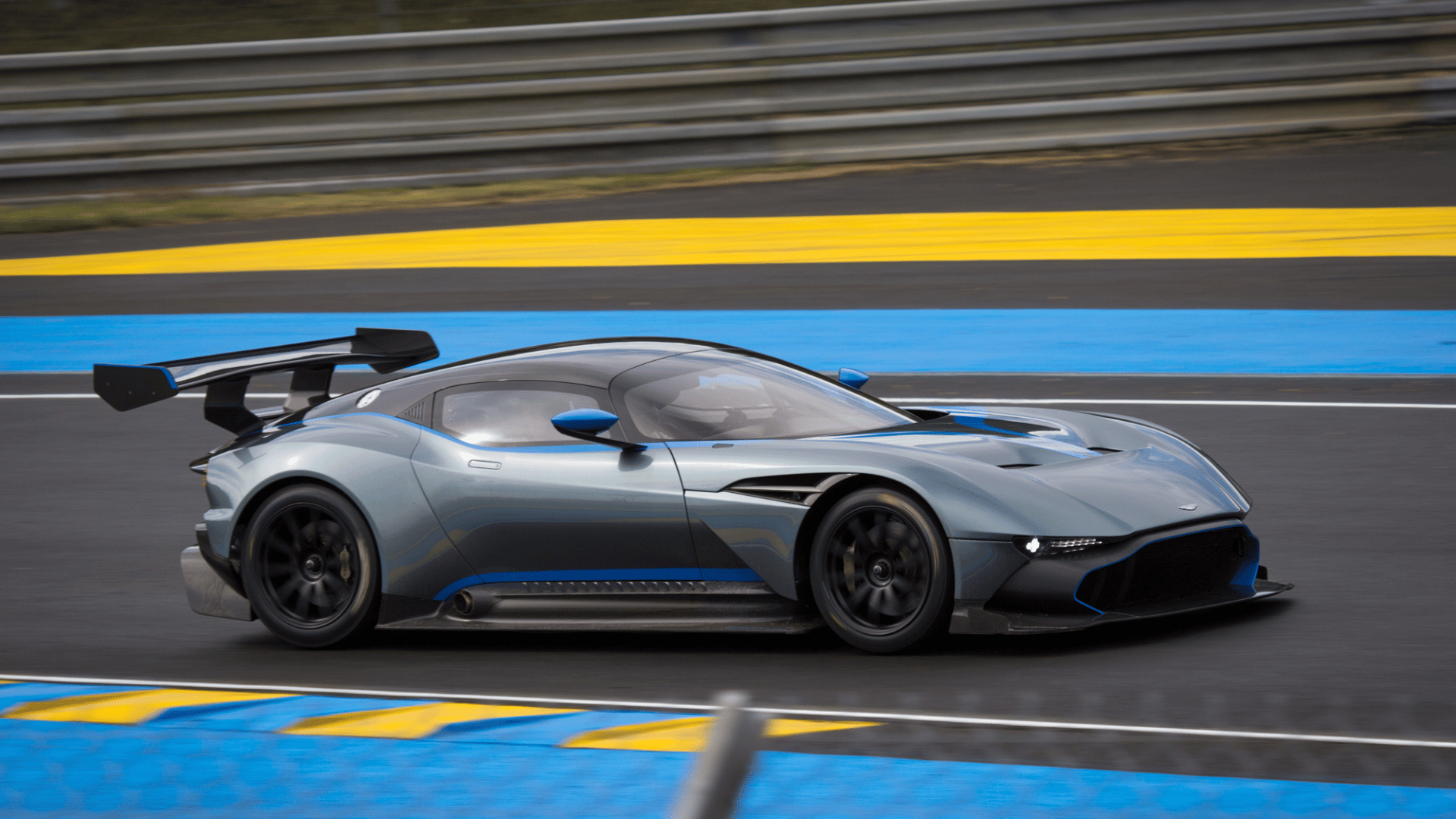 Aston Martin Vulcan