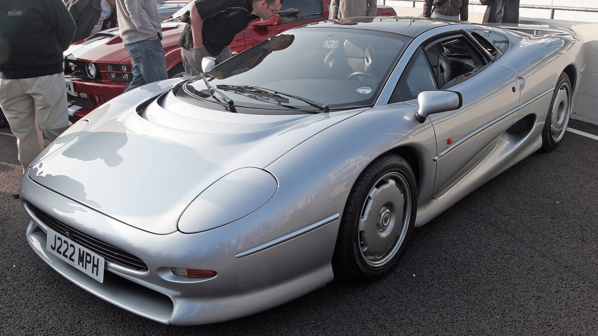 Jaguar XJ220